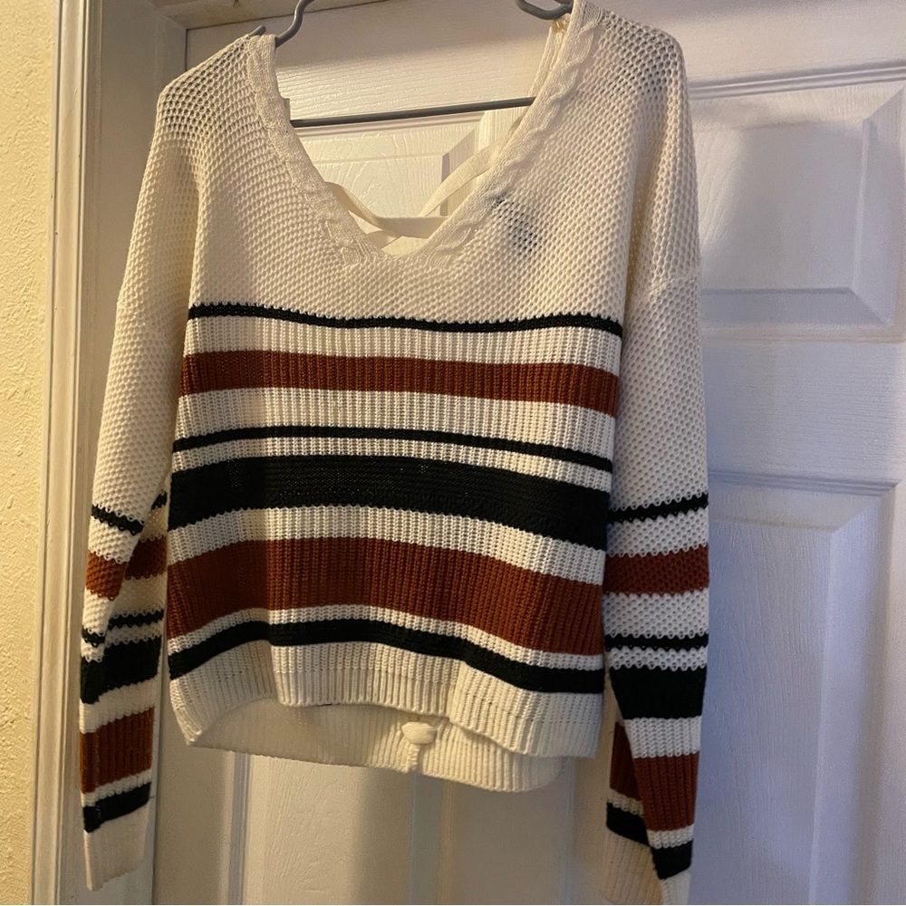 Super cute white knitted sweater, size large from Windsor.
